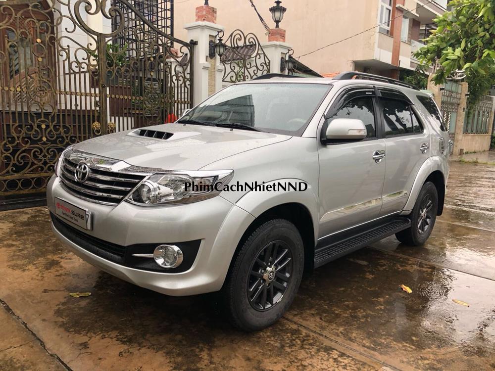 Dán phim cách nhiệt ô tô xe Toyota Fortuner